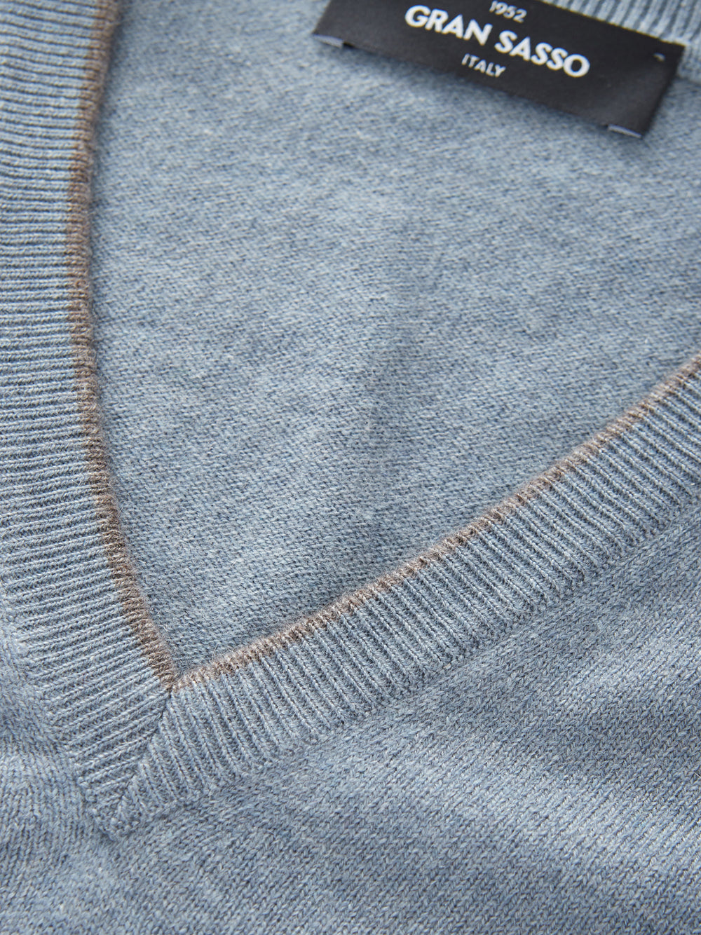 Gran Sasso Grey Cashmere V-Neck Sweater