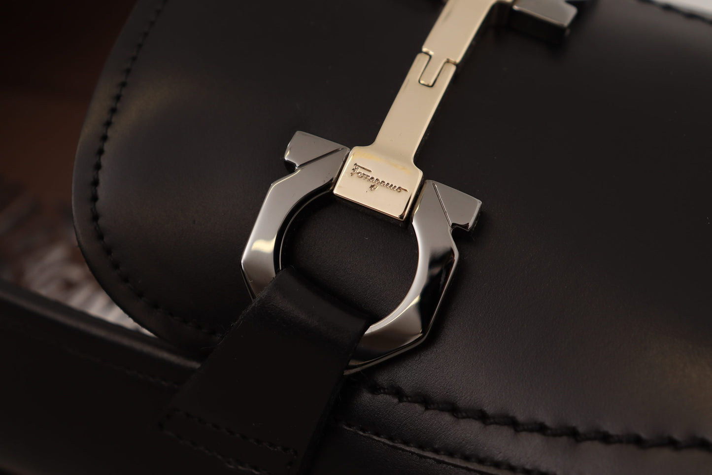 Salvatore Ferragamo 블랙 송아지 가죽 모카신 포멀 슈즈