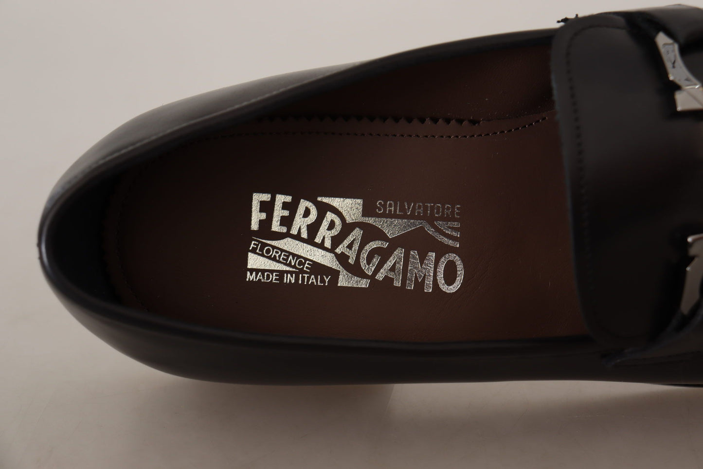 Salvatore Ferragamo 블랙 송아지 가죽 모카신 포멀 슈즈